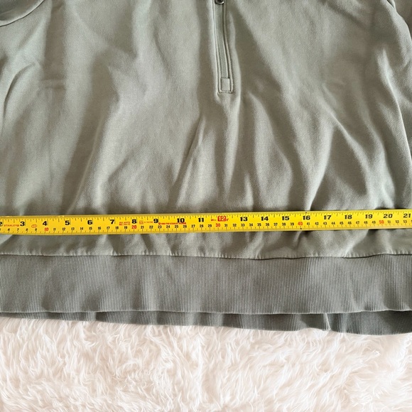Women’s Under Armour Olive Quarter-Zip Sweatshirt - Size XL - Picture 7 of 9